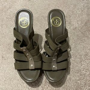 JS by Jessica Olive Green Platform Heeled Mules